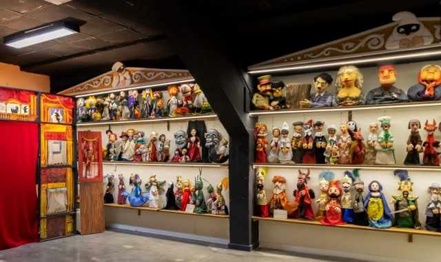Bari, la straordinaria collezione di burattini della Casa di Pulcinella: Ognuno ha una propria anima 